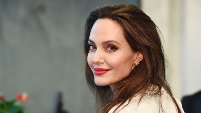 Angelina Jolie nổi tiếng nhờ diễn xuất tự nhiên với đôi mắt có hồn