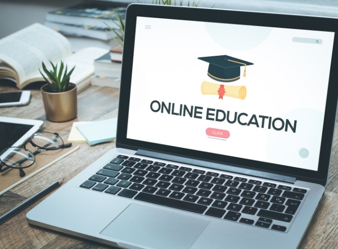 Lợi ích của công nghệ: Giáo dục trực tuyến